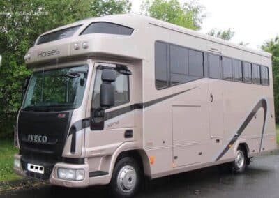 iveco horsebox windows