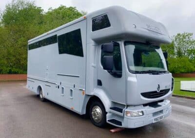 Renault horsebox Windows